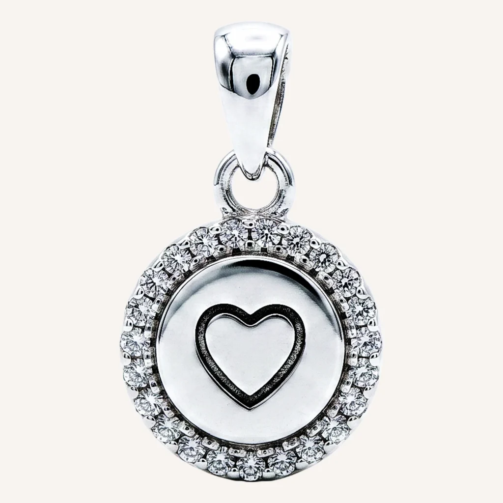 Round Cubic Heart Pendant detail